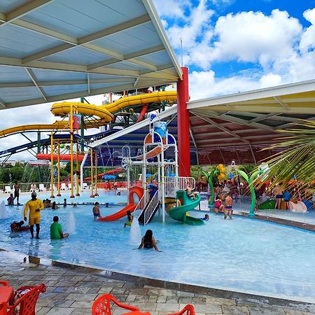 Piazza Diroma Acesso Diroma Acqua Park Gratuito Star Temporada Lejlighedshotel Caldas Novas Eksteriør billede