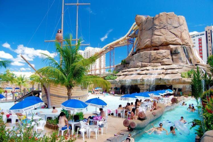 Piazza Diroma Acesso Diroma Acqua Park Gratuito Star Temporada Lejlighedshotel Caldas Novas Eksteriør billede