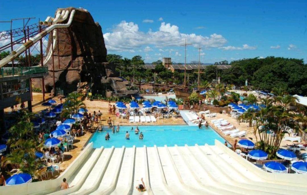 Piazza Diroma Acesso Diroma Acqua Park Gratuito Star Temporada Lejlighedshotel Caldas Novas Eksteriør billede